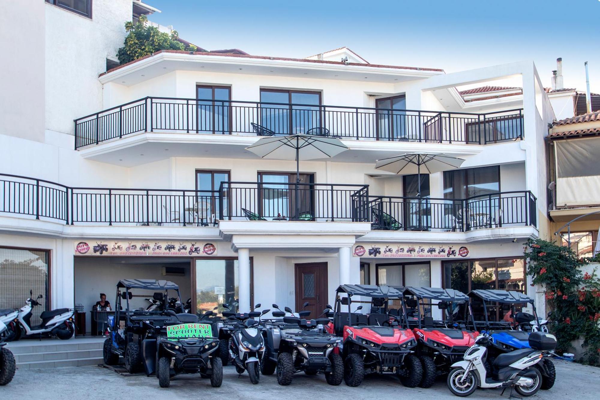 D & E Apartments Skiathos-stad Buitenkant foto