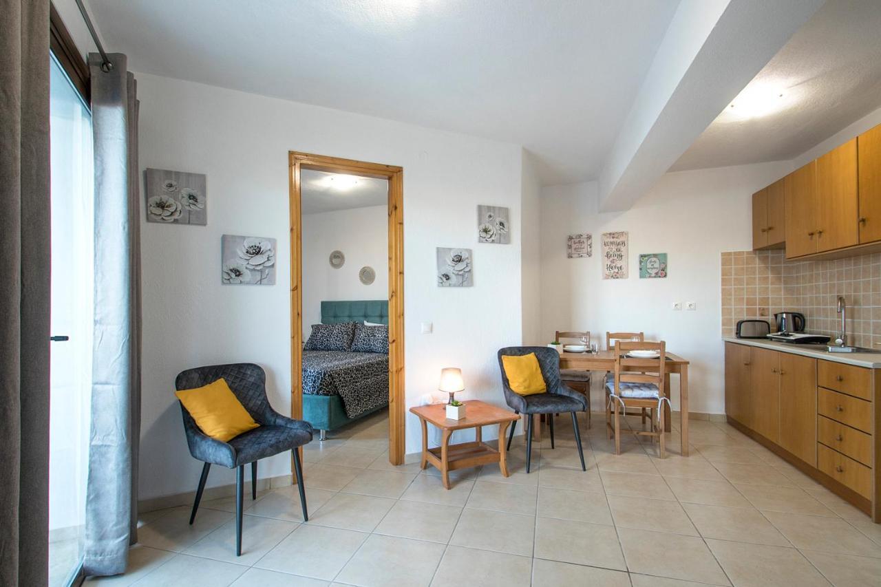 D & E Apartments Skiathos-stad Buitenkant foto
